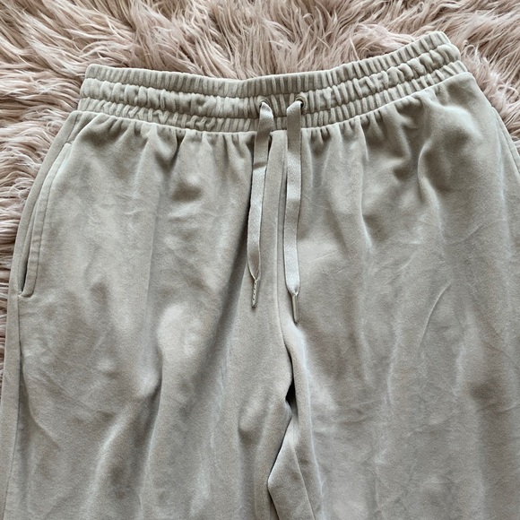 Forever 21 Women’s Beige Velvet Sweats - Picture 2 of 11